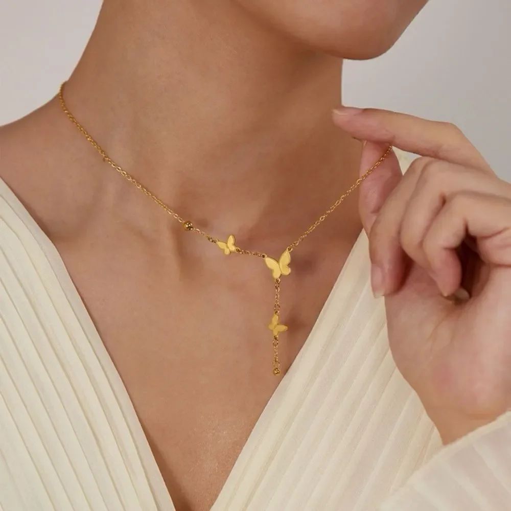 Gold butterfly necklace M818